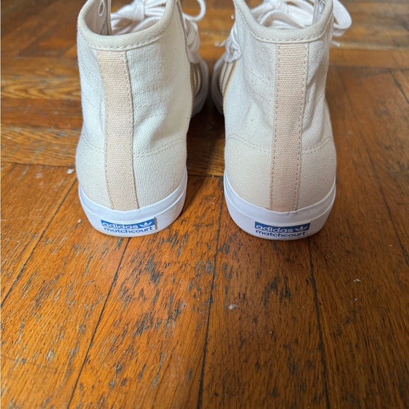 Adidas - Picture 3 of 5